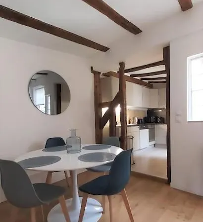Apartment Centre Historique Tours, Confort, Charme 2/4 P